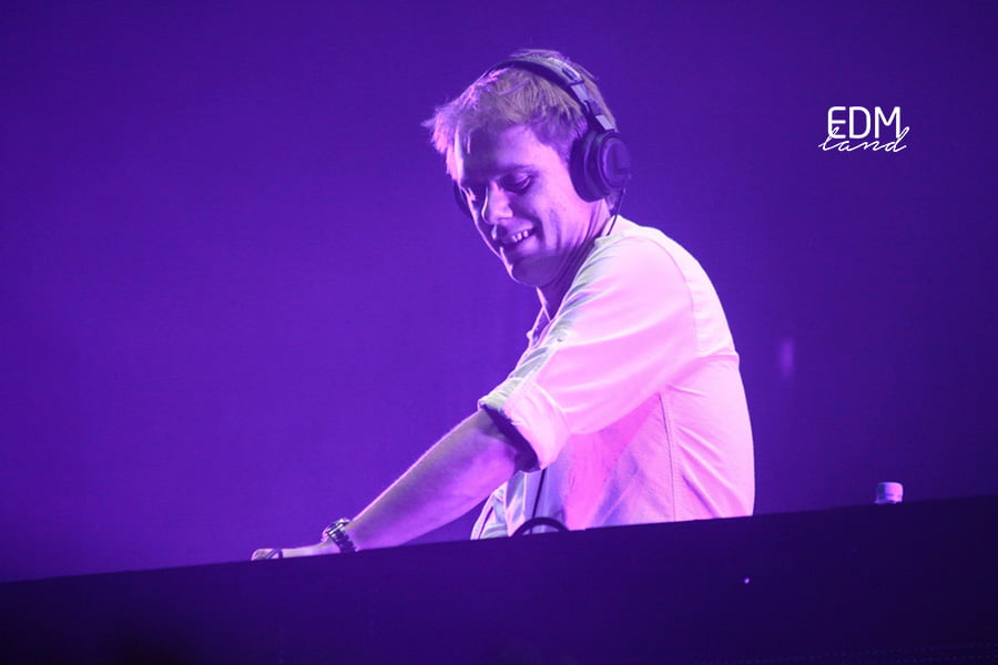 "Great Spirit" là một bản nhạc điện tử được sản xuất bởi DJ người Hà Lan, Armin van Buuren