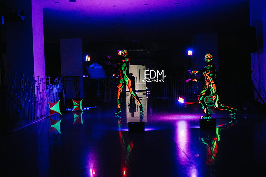 Động tác của điệu nhảy Robot Dance