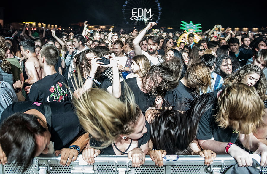 Headbang - sử dụng phần đầu để nhảy cực kỳ độc đáo